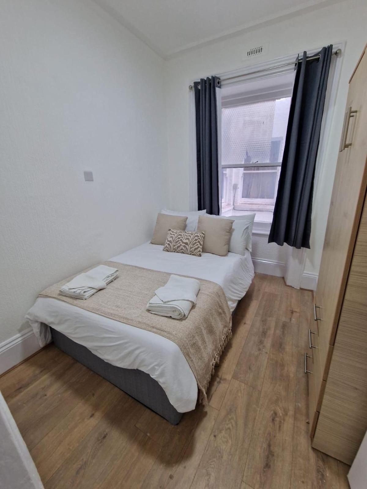 Comfortable Flat For 10 Near Paddington Appartamento
