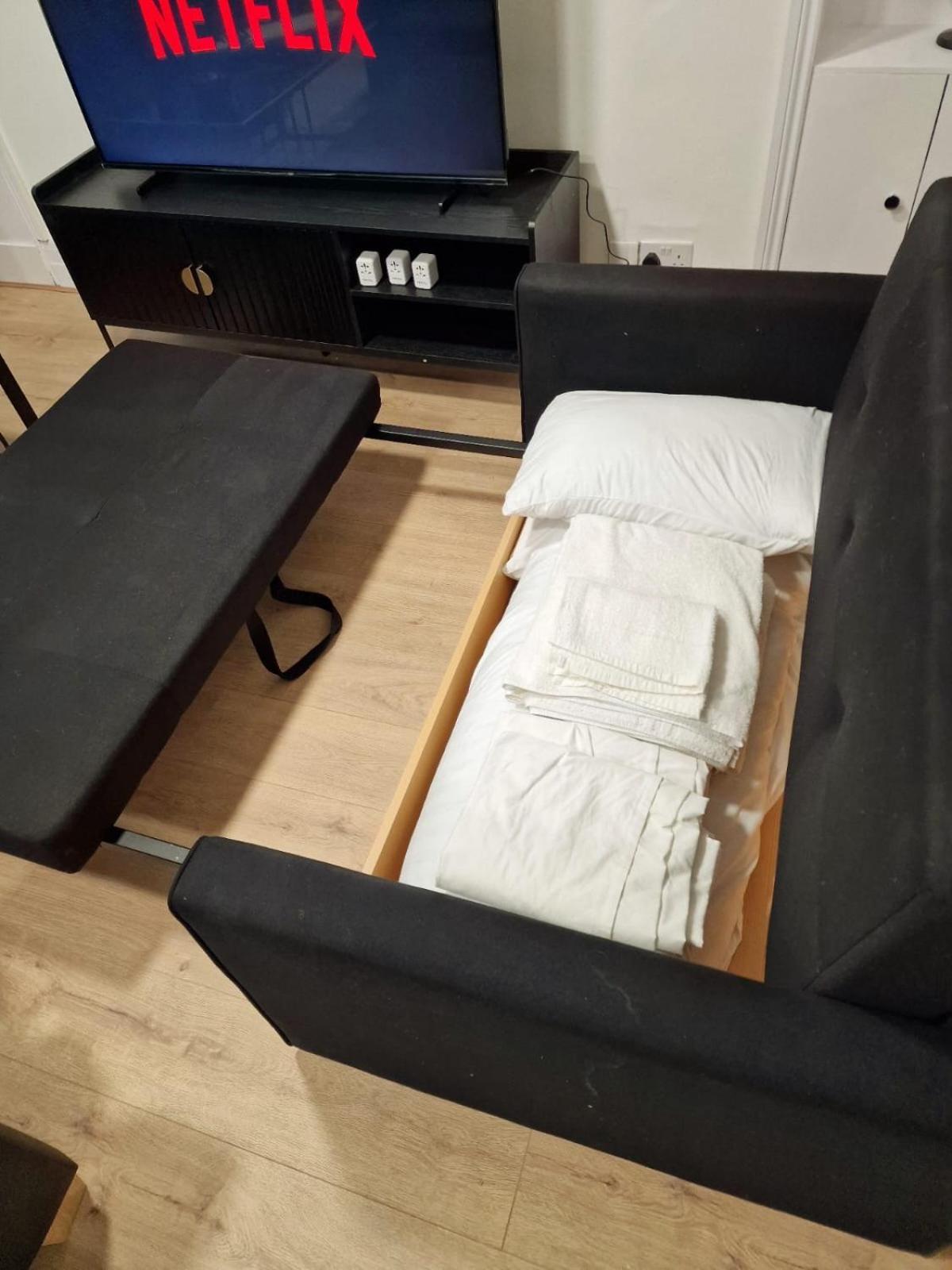 Comfortable Flat For 10 Near Paddington Appartamento *