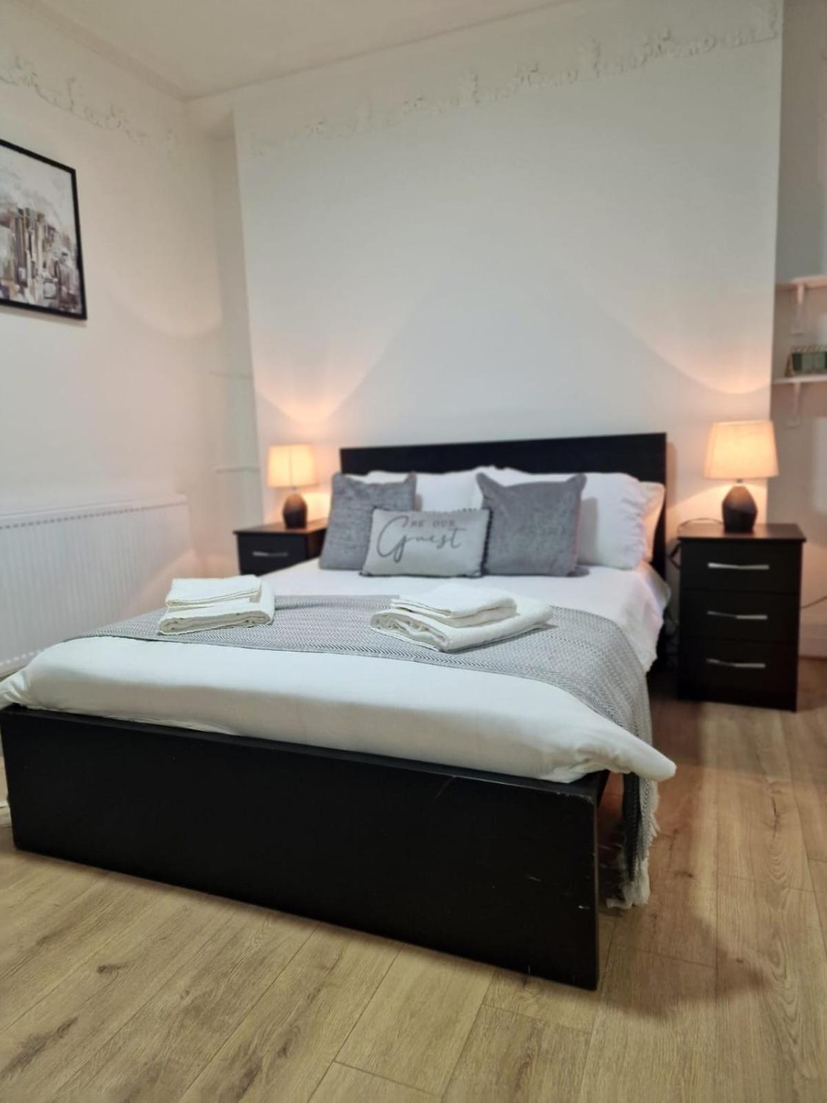 Appartamento Comfortable Flat For 10 Near Paddington Londra