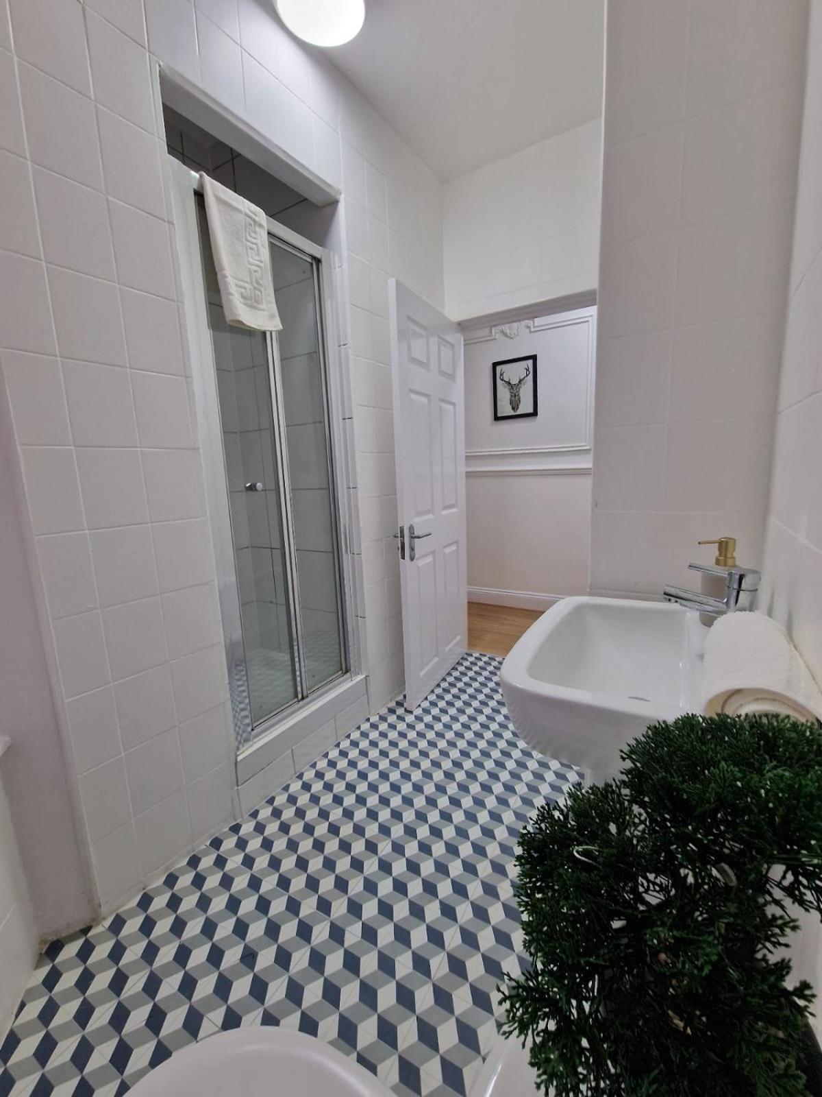 Comfortable Flat For 10 Near Paddington