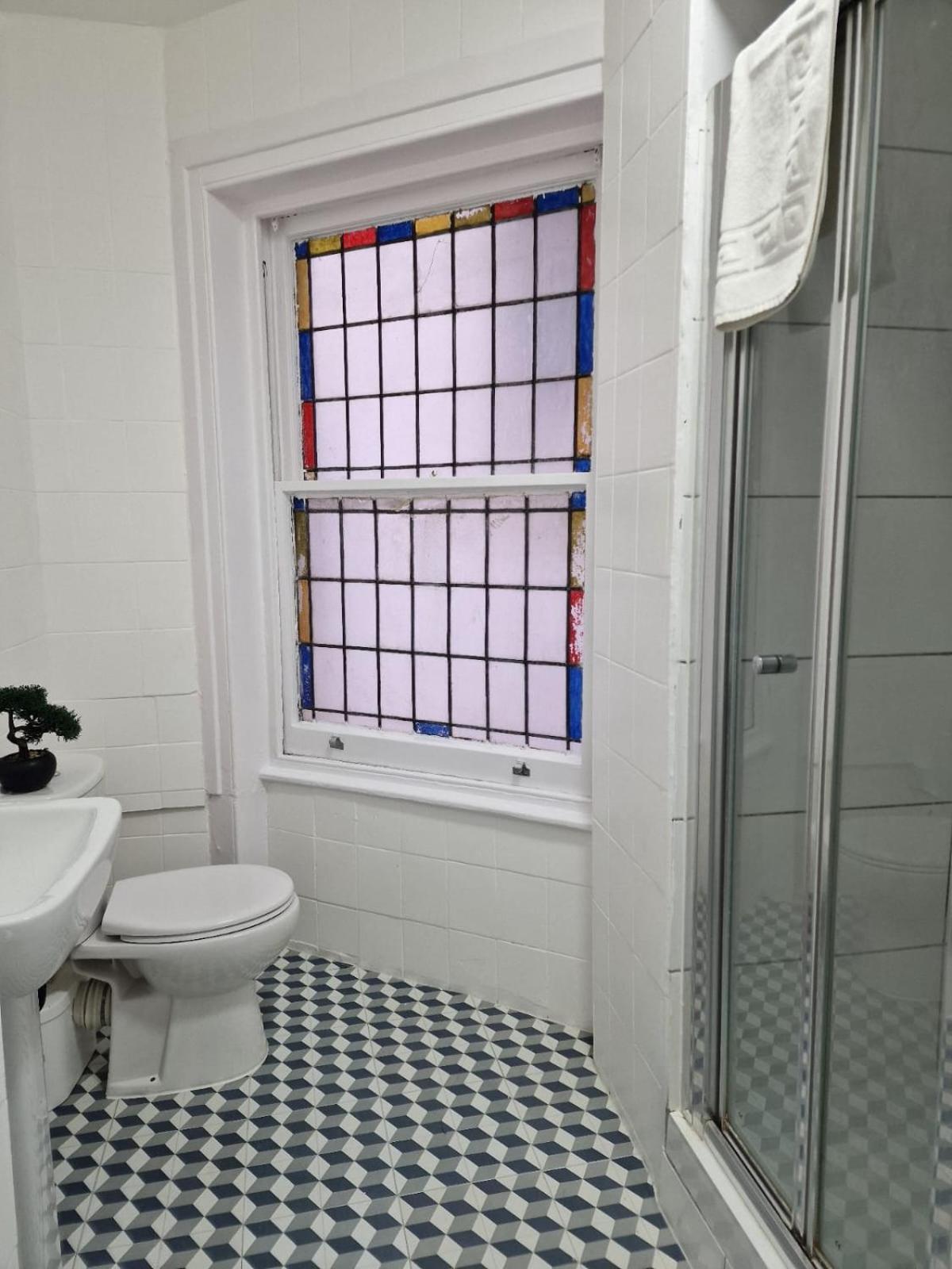 Comfortable Flat For 10 Near Paddington Londra