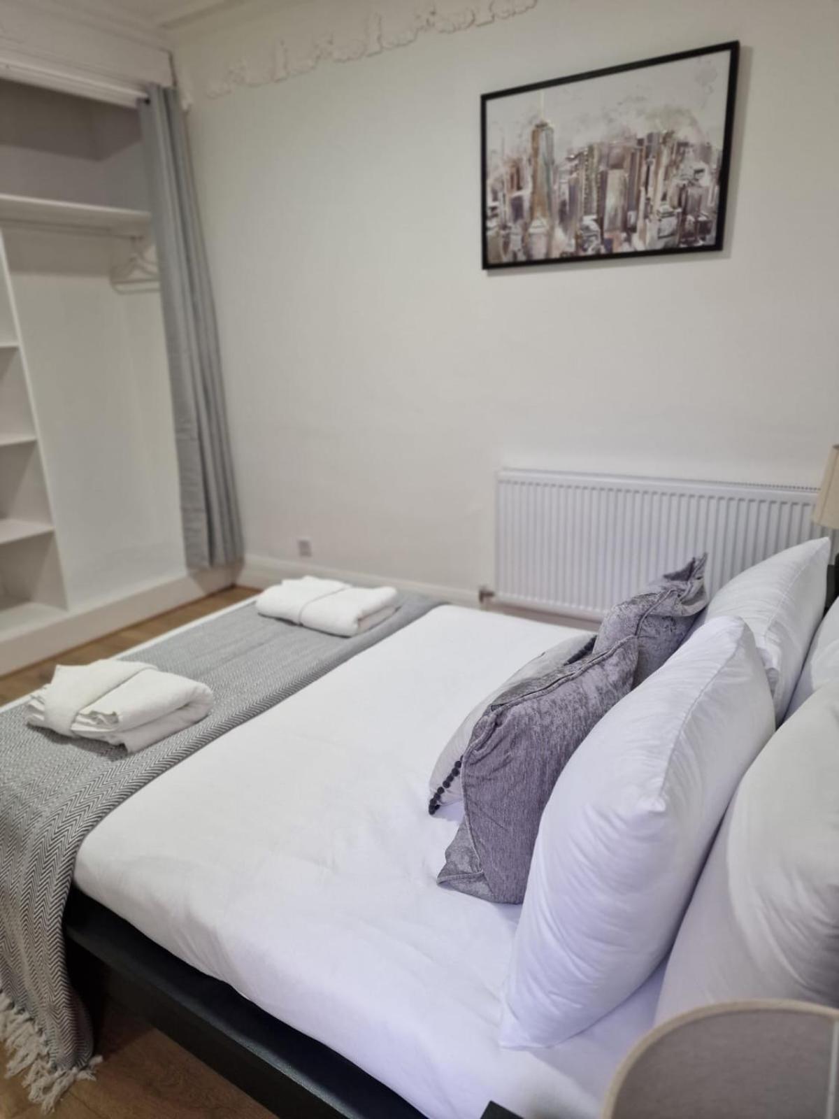 Comfortable Flat For 10 Near Paddington Appartamento