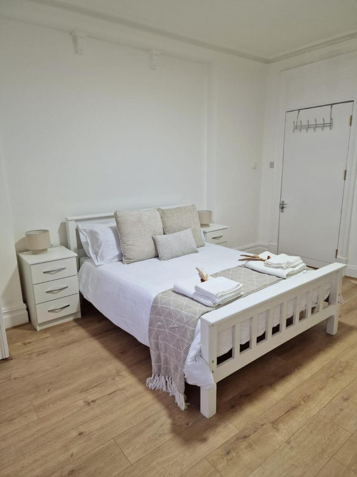 Comfortable Flat For 10 Near Paddington Appartamento