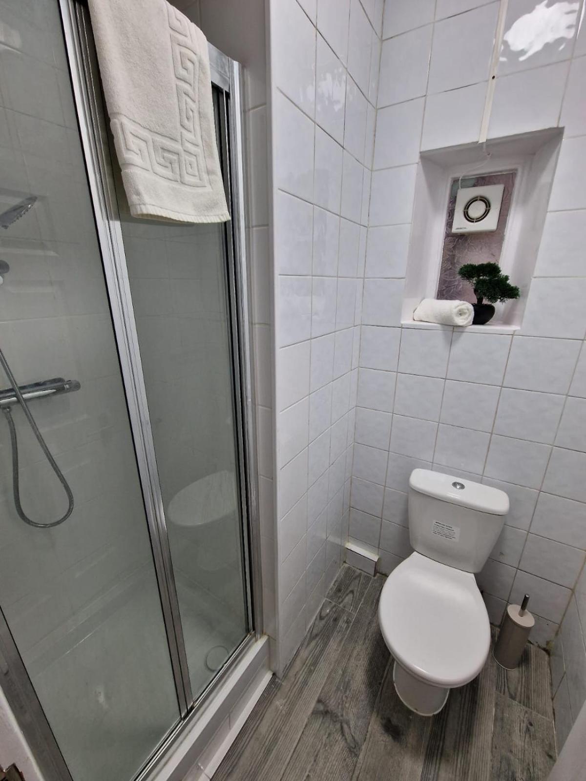 Comfortable Flat For 10 Near Paddington Appartamento *
