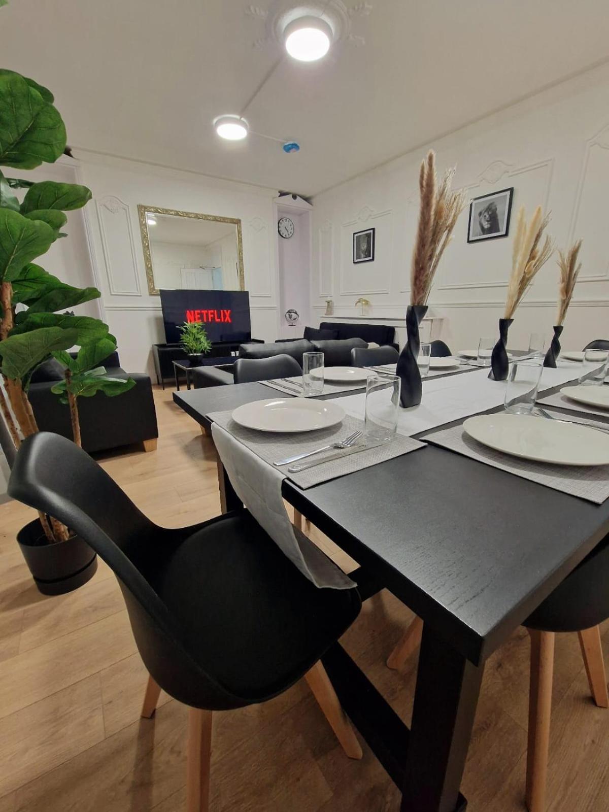 Comfortable Flat For 10 Near Paddington Londra