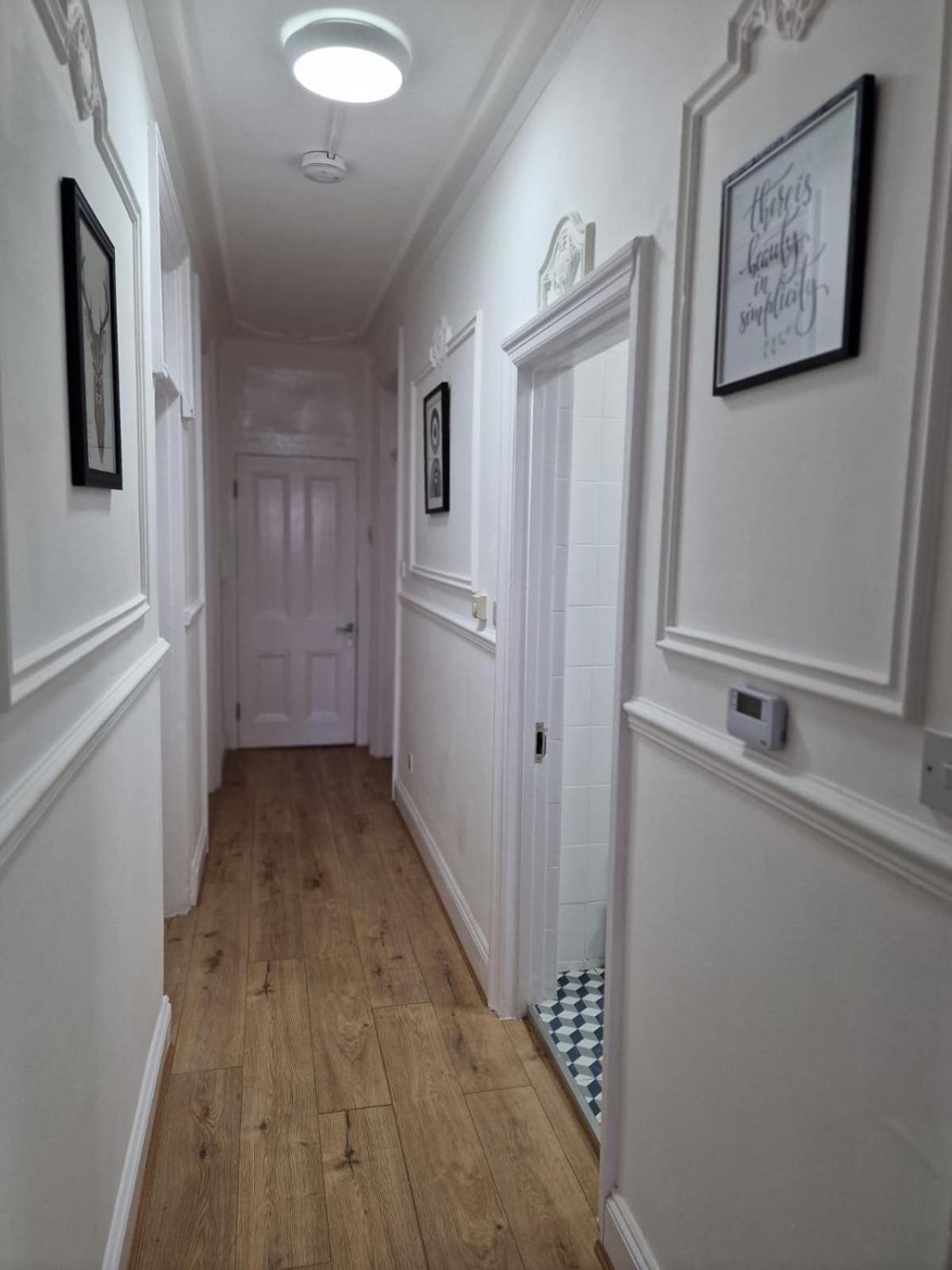 Comfortable Flat For 10 Near Paddington Appartamento *